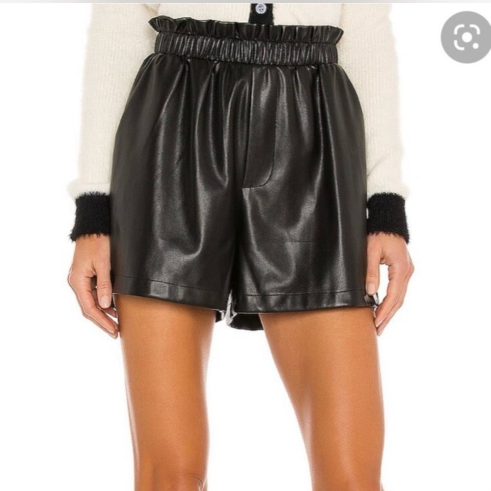 NWT BB Dakota by Steve Madden Out of the Bag Black Faux Leather Shorts SZ Medium